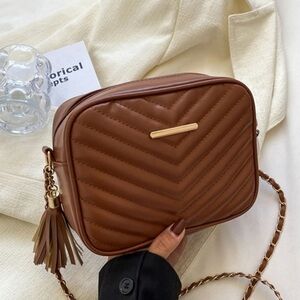 Lightweight,Business Casual Mini Chevron Detail Tassel Decor Chain Square Bag.
